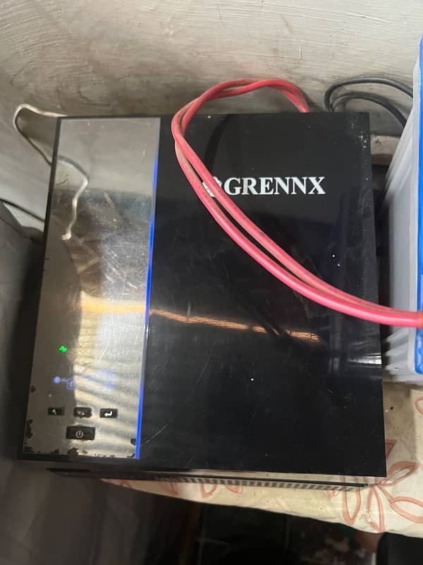 UPS and Battery 4
