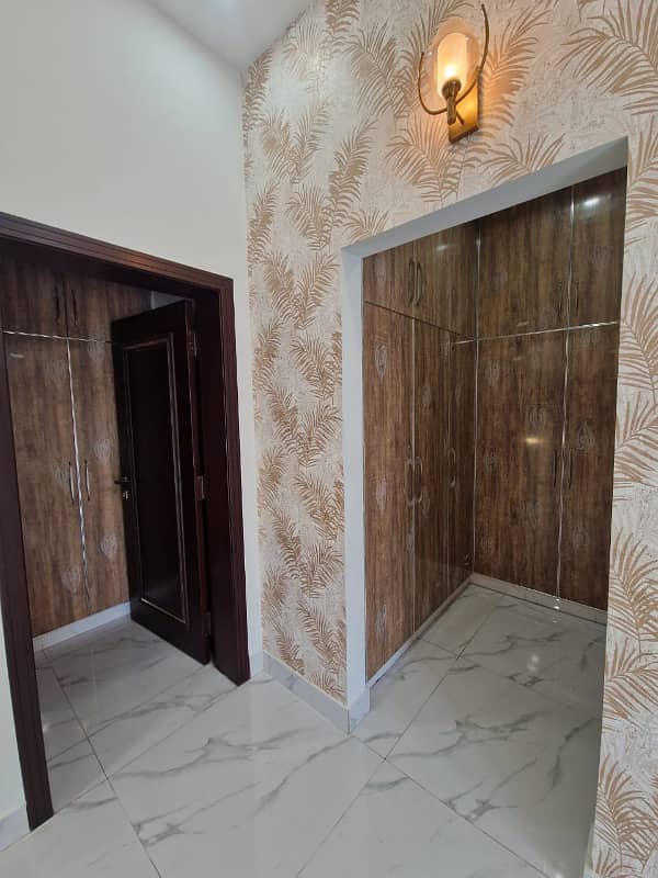1 KANAL HOUSE FOR SALE WITH FULL BASEMENT @ VERY IDEAL LOCATION OF NISHTER BLOCK NEAR EIFFEL TOWER, THEME PARK, WINTER LAND BAHRIA TOWN LAHORE 1