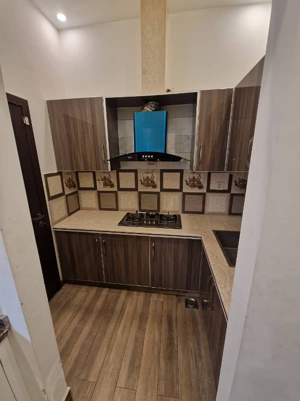 1 KANAL HOUSE FOR SALE WITH FULL BASEMENT @ VERY IDEAL LOCATION OF NISHTER BLOCK NEAR EIFFEL TOWER, THEME PARK, WINTER LAND BAHRIA TOWN LAHORE 2