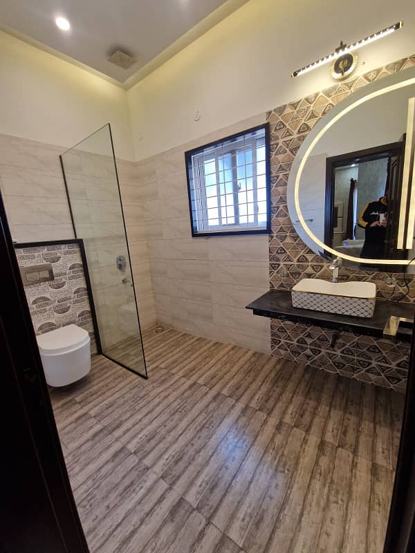 1 KANAL HOUSE FOR SALE WITH FULL BASEMENT @ VERY IDEAL LOCATION OF NISHTER BLOCK NEAR EIFFEL TOWER, THEME PARK, WINTER LAND BAHRIA TOWN LAHORE 9