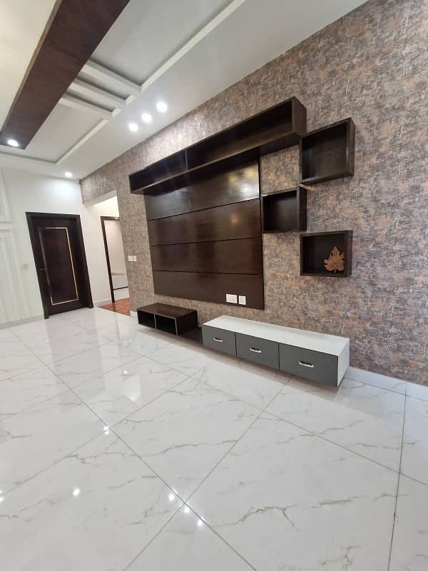 1 KANAL HOUSE FOR SALE WITH FULL BASEMENT @ VERY IDEAL LOCATION OF NISHTER BLOCK NEAR EIFFEL TOWER, THEME PARK, WINTER LAND BAHRIA TOWN LAHORE 12