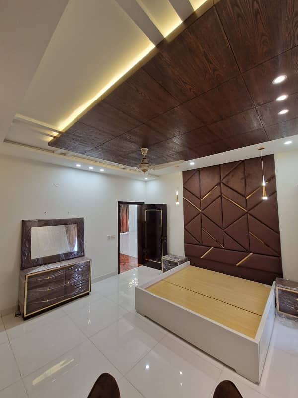 1 KANAL HOUSE FOR SALE WITH FULL BASEMENT @ VERY IDEAL LOCATION OF NISHTER BLOCK NEAR EIFFEL TOWER, THEME PARK, WINTER LAND BAHRIA TOWN LAHORE 26