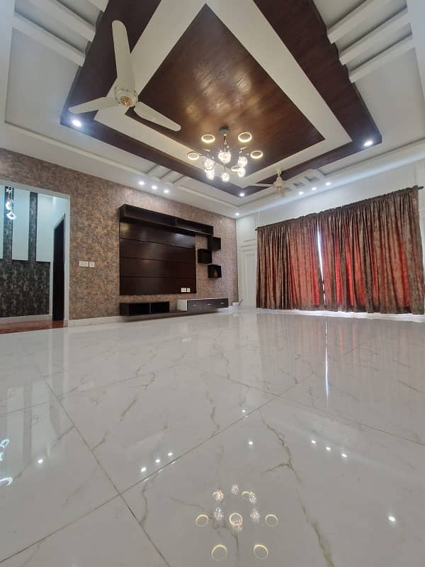 1 KANAL HOUSE FOR SALE WITH FULL BASEMENT @ VERY IDEAL LOCATION OF NISHTER BLOCK NEAR EIFFEL TOWER, THEME PARK, WINTER LAND BAHRIA TOWN LAHORE 29
