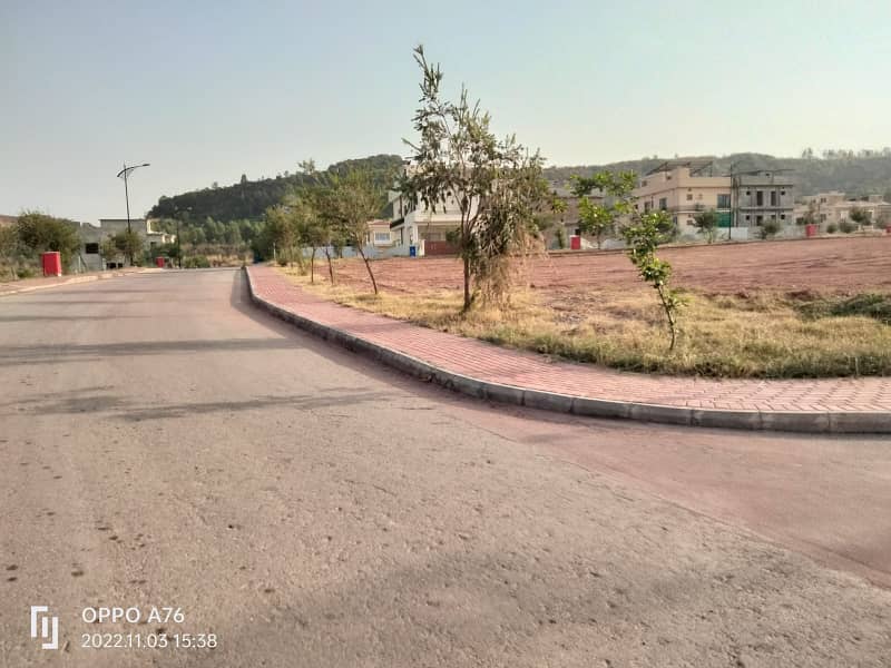 Affordable 5 Marla Plot for Sale Great Location 6