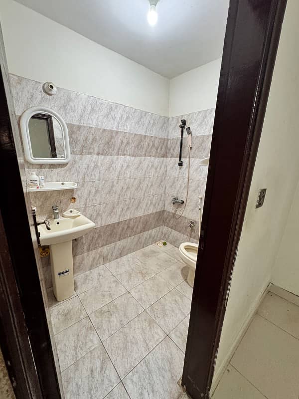 One Unit For Rent In The Comforts Society 8