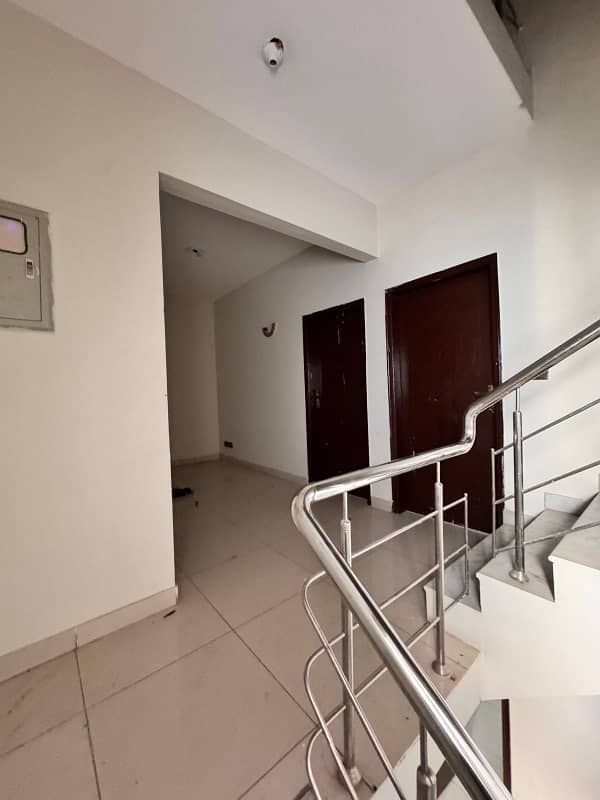 One Unit For Rent In The Comforts Society 10