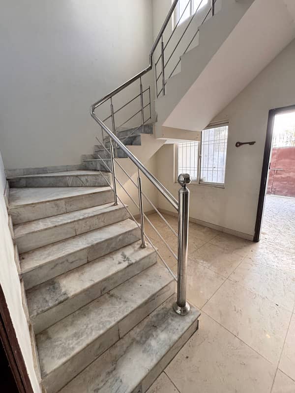 One Unit For Rent In The Comforts Society 11