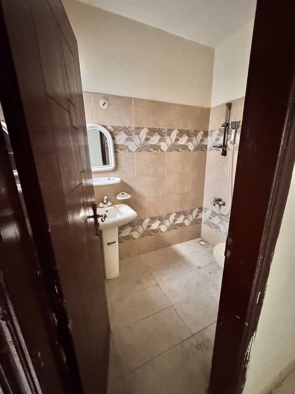 One Unit For Rent In The Comforts Society 12