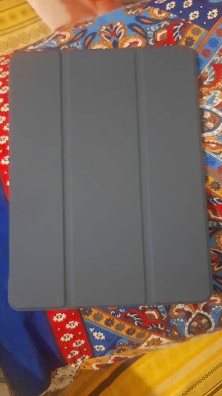IPAD 8TH GEN 32 GB bypass. selling urgently. 0