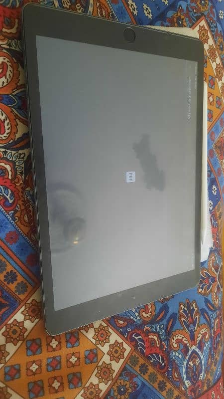 IPAD 8TH GEN 32 GB bypass. selling urgently. 3