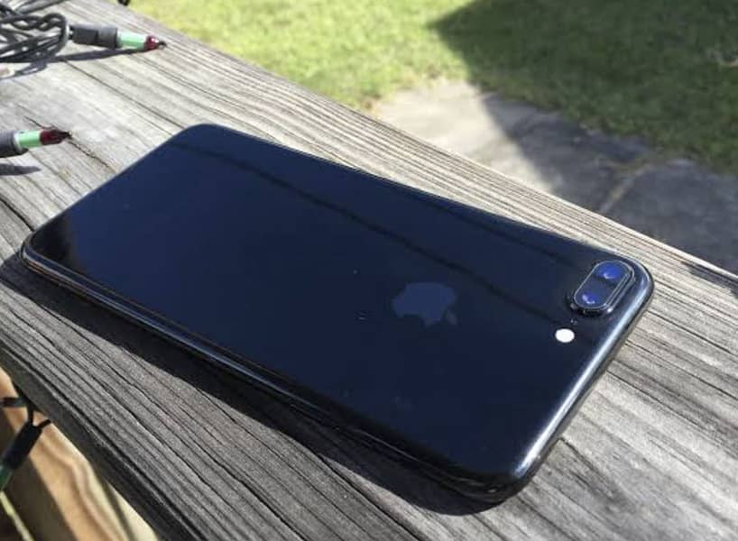 iphone 7 plus black colour 128gb only battery change board original 0