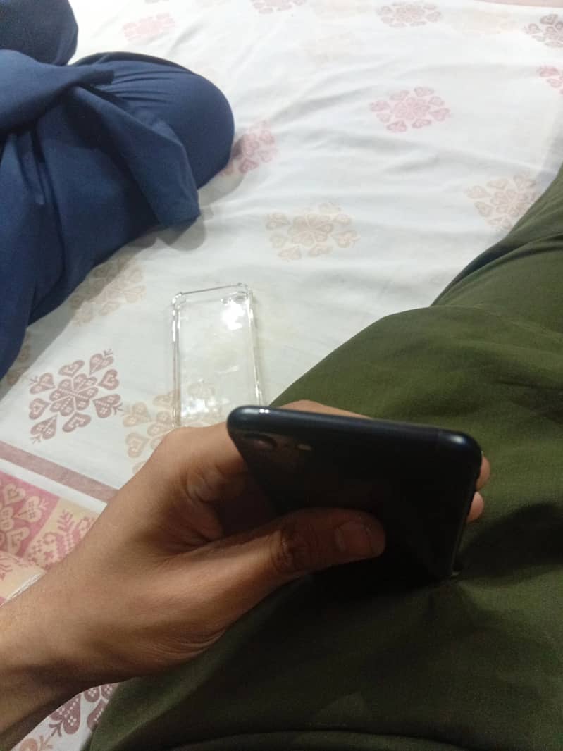 iPhone SE 2020 0