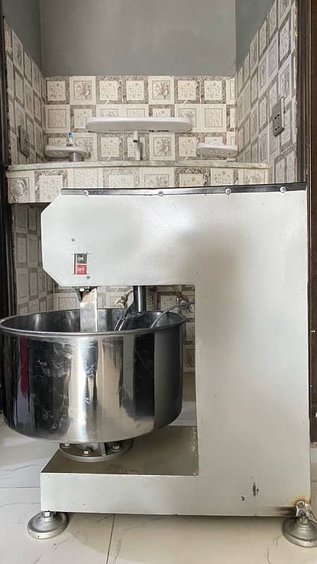 5kg dough mixer like new 1