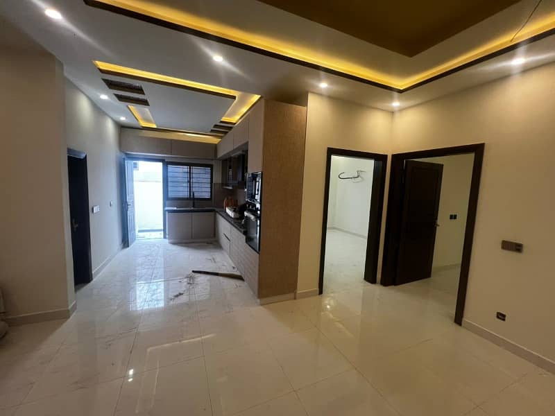 272sq yd Ready to Move Villa in Precinct-1 0.5km from main entrance. A-One Construction Standard 5Bed Drawing Dining Lounge 6
