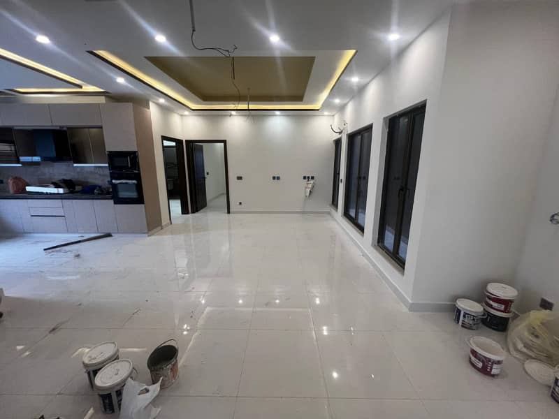 272sq yd Ready to Move Villa in Precinct-1 0.5km from main entrance. A-One Construction Standard 5Bed Drawing Dining Lounge 7
