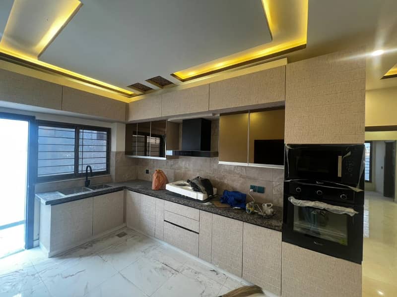 272sq yd Ready to Move Villa in Precinct-1 0.5km from main entrance. A-One Construction Standard 5Bed Drawing Dining Lounge 11