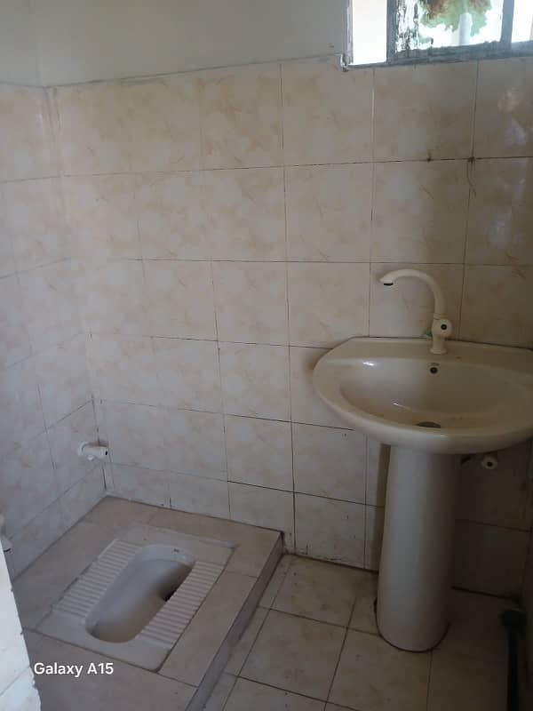 Flat For Rent. 3 bed DD. Road Facing. Johar-Mor KHI 11