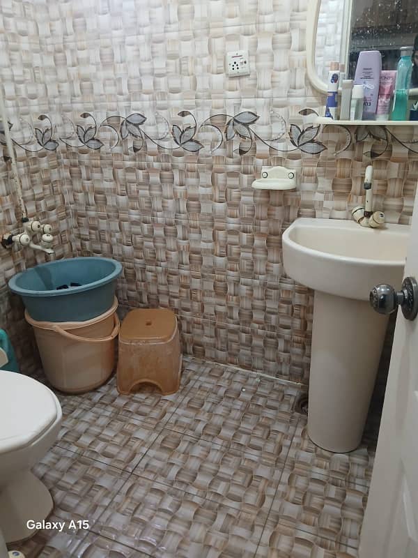 Flat For Rent. 3 bed DD. Road Facing. Johar-Mor KHI 12