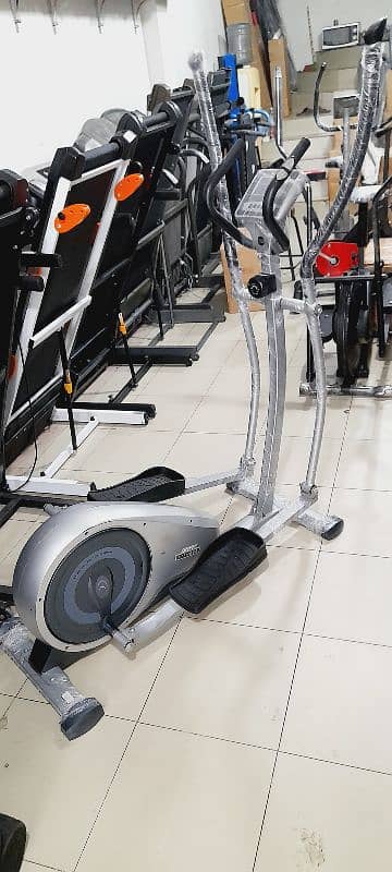Elliptical Trainer cross Trainer Exercise Machine. 0