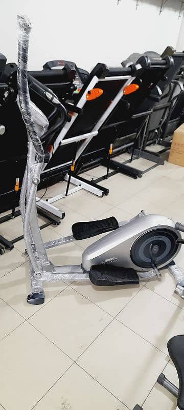 Elliptical Trainer cross Trainer Exercise Machine. 1