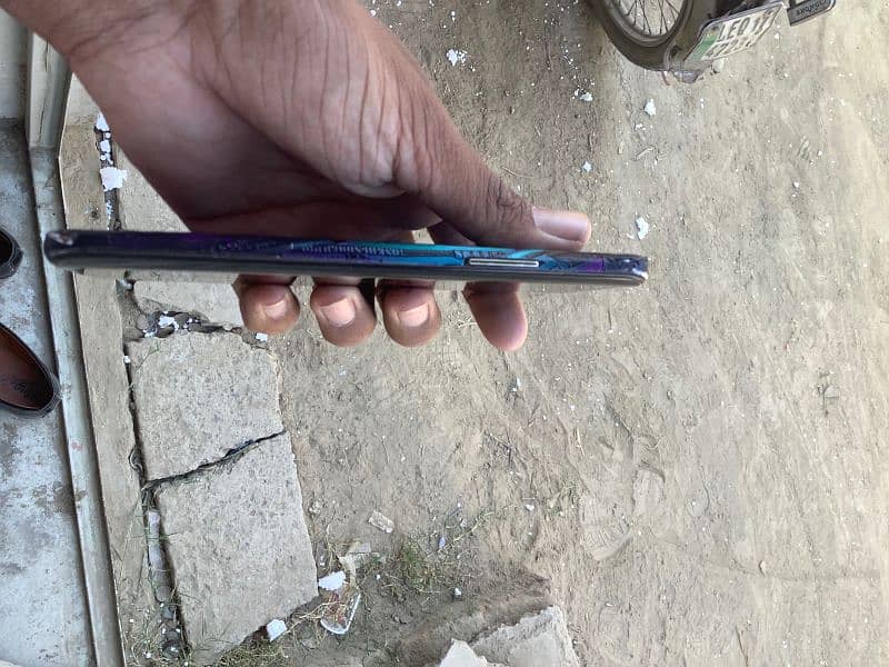 One plus 7t pro 5g 12/256 variant Exchange possible 03146396817wattsap 2