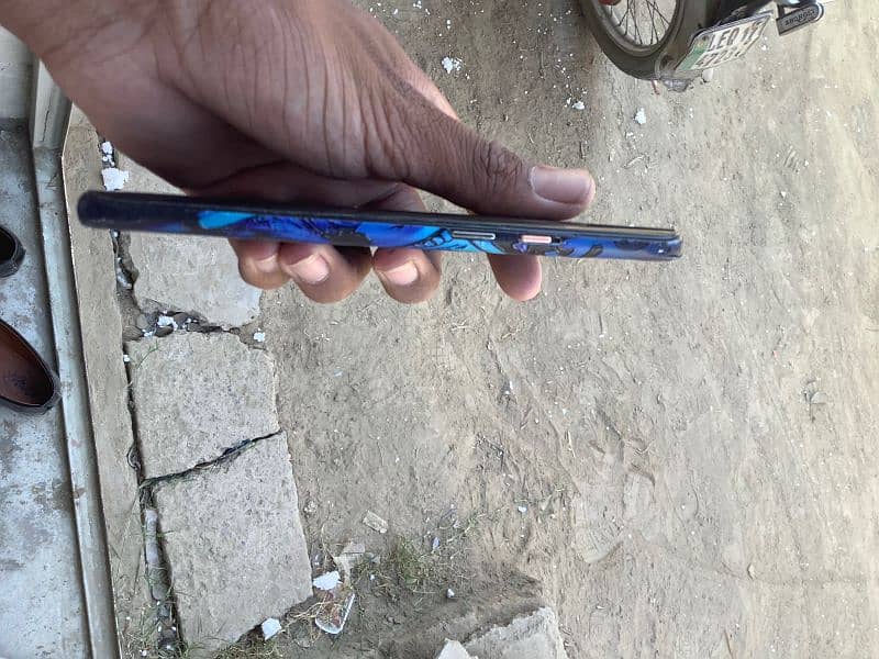 One plus 7t pro 5g 12/256 variant Exchange possible 03146396817wattsap 3