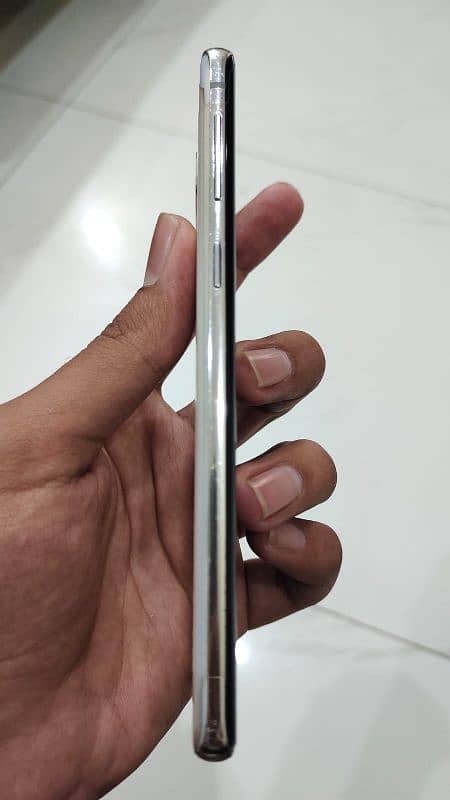Samsung s10 8gb ram or 128gb memory 1