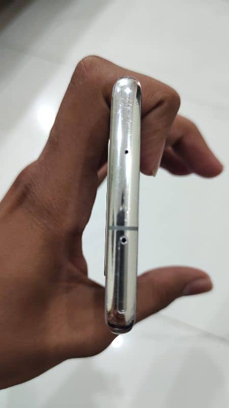 Samsung s10 8gb ram or 128gb memory 3