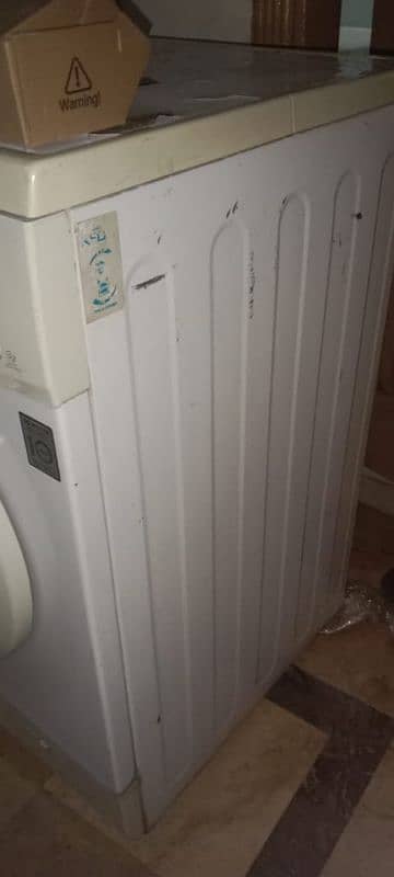 LG front load fully auto washing machine 4