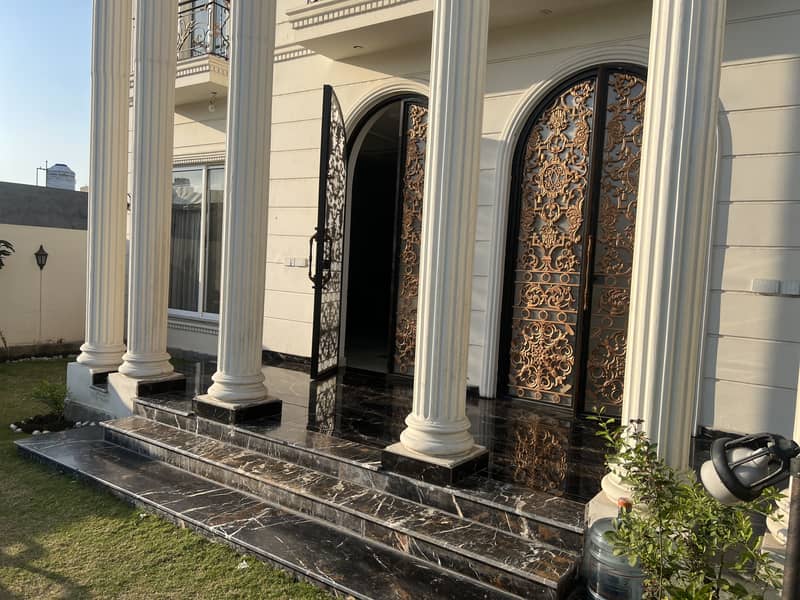 Spanish House For Sale On Best Location With All Facalities 10