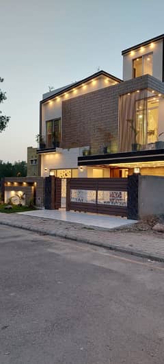 10 Marla House For Rent In Bahria Town Lahore