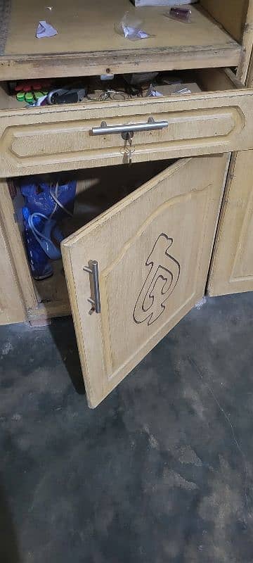Wardrobe full size 0