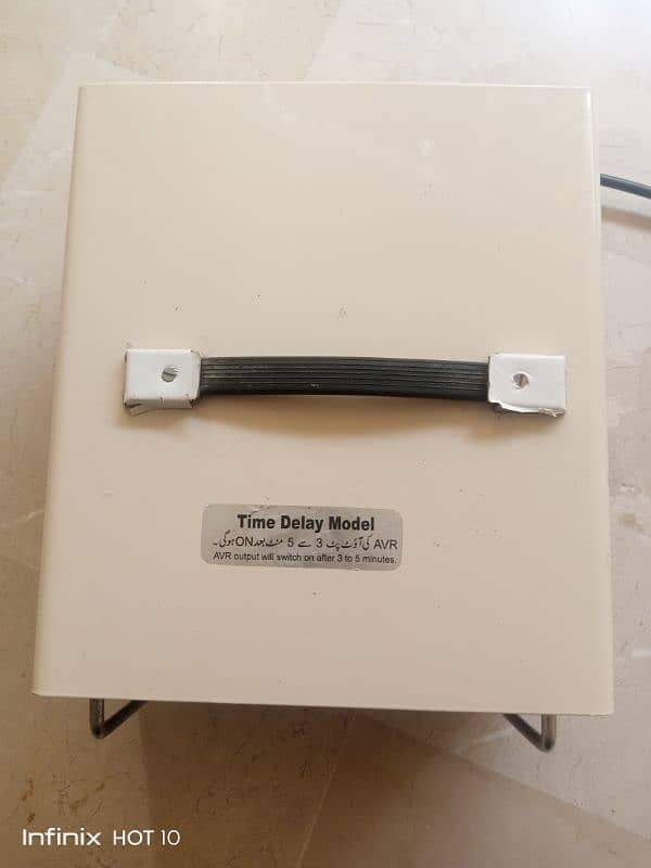 Universal stabilizer 100 W 3