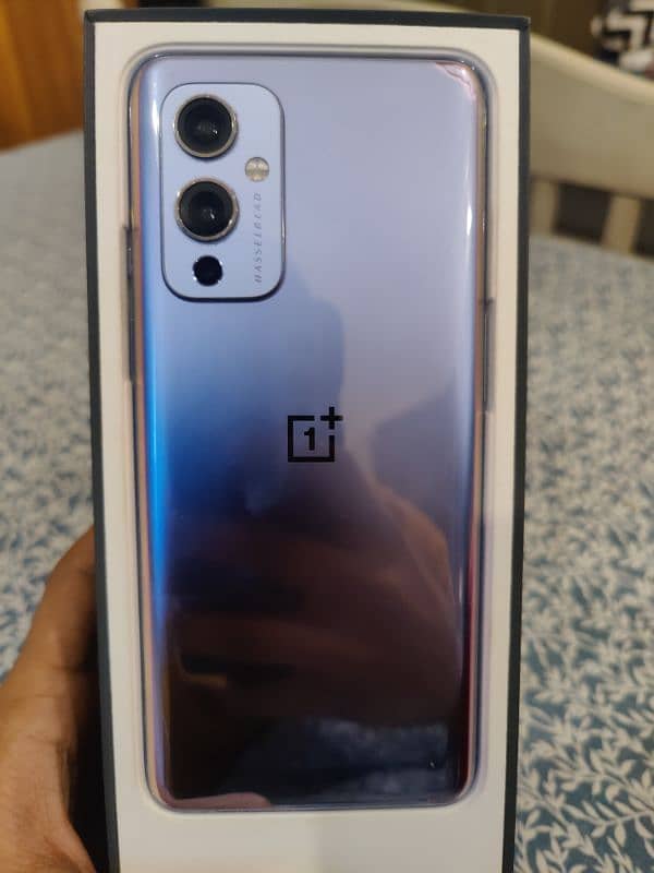 Excellent condition oneplus 9 3