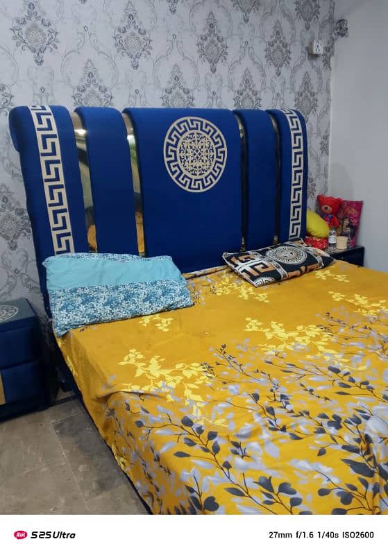 Versace style double bed site table and mirror dressing 0