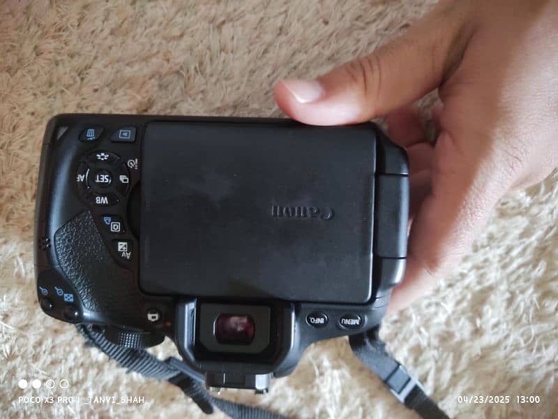 DSLR CANON 700D LUSH CONDITION COMPLETE ACCESSORY 4