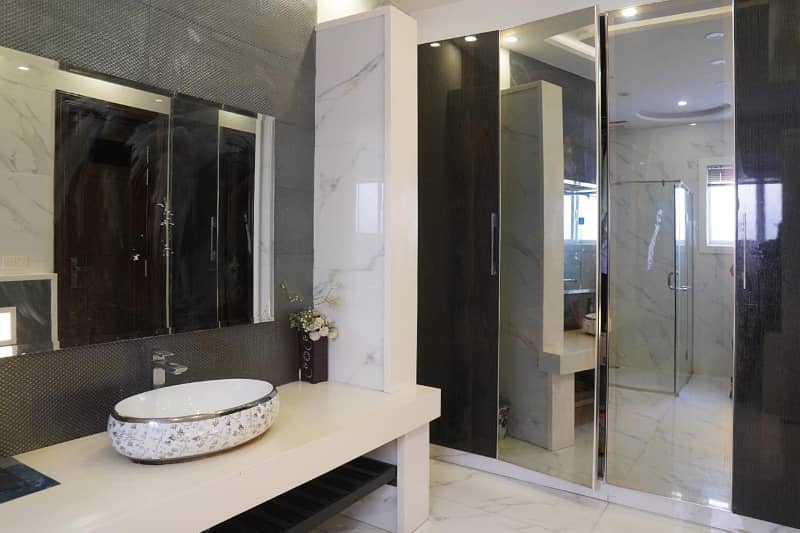 Lower Locked 2-Kanal Ultra-Spacious Upper Portion lower look for Rent 3 Bedrooms, Attached Baths, Drawing, Dining, Kitchen & Prime DHA Phase 3 Location 5