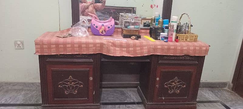 dressing table 1