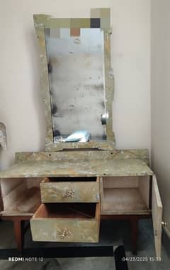 Dressing table