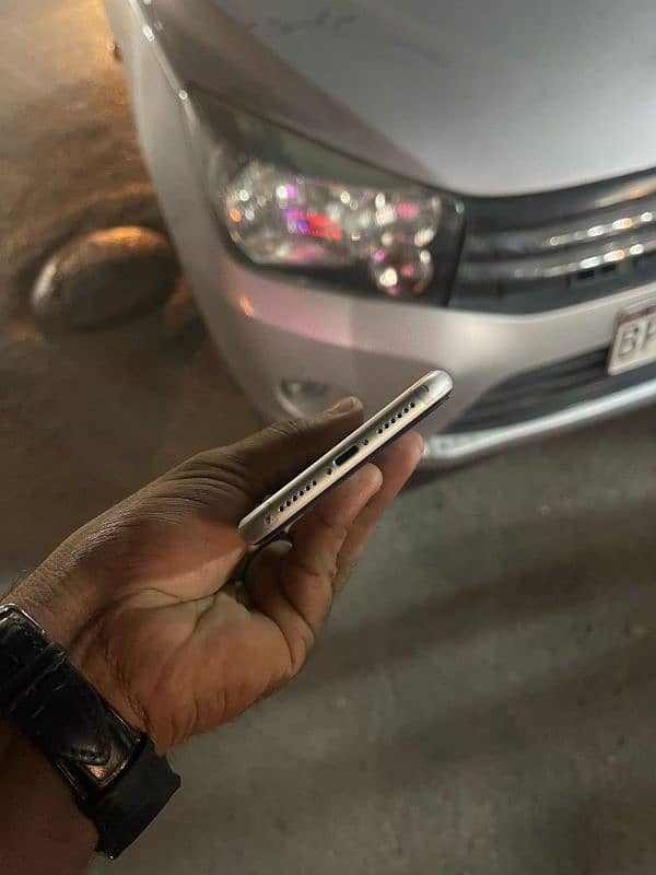 iPhone 11 5
