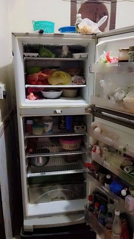 Big Size Dawnlanc Refrigerator Excellent Condition 0
