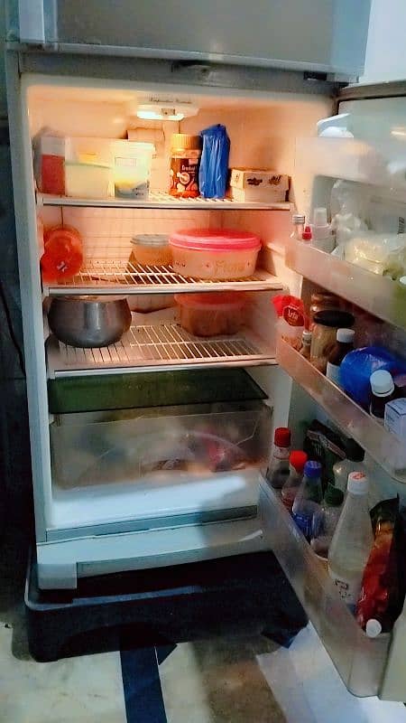 Big Size Dawnlanc Refrigerator Excellent Condition 1