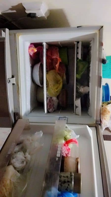 Big Size Dawnlanc Refrigerator Excellent Condition 2