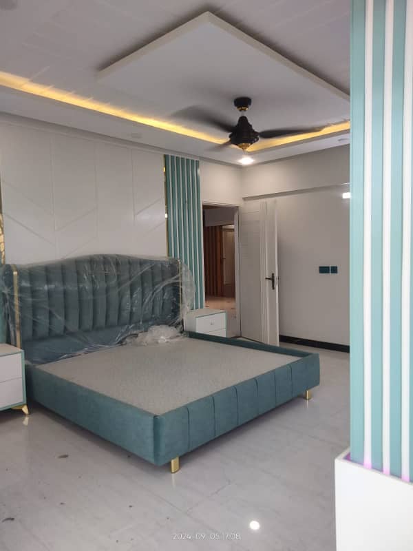 LUXURY 3 BED APARTMENT WITH TERRACE AVAILABLE FOR RENT IN CLIFTON 8