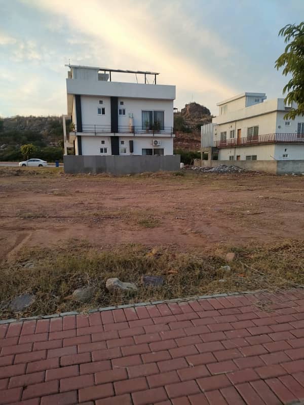 Possession Plot in Ideal Location Near Entrance, Masjid & Green Area 0