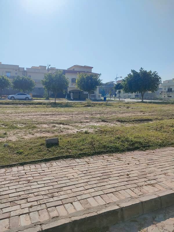 Possession Plot in Ideal Location Near Entrance, Masjid & Green Area 1