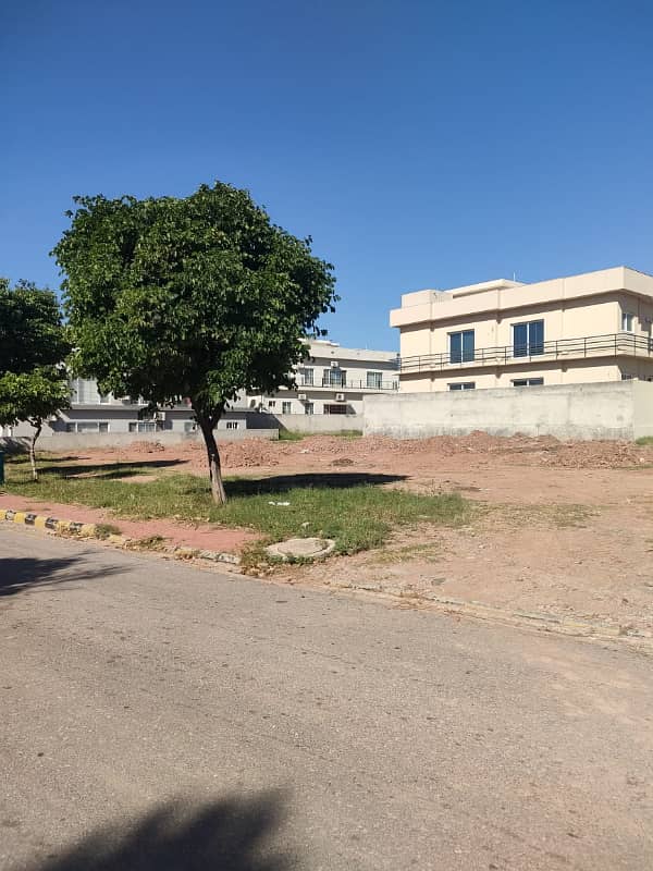 Possession Plot in Ideal Location Near Entrance, Masjid & Green Area 9