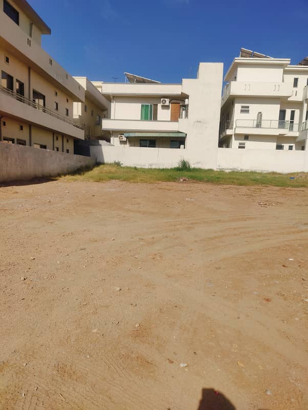 10 Marla level plot for sale in Media Town Rawalpindi 0