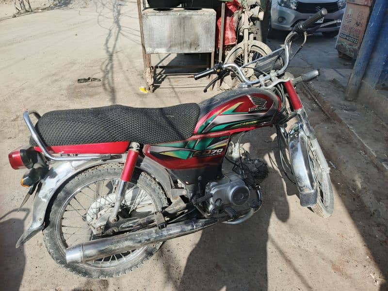 CD 70 for Sale – 100% Genuine | 9800km Driven | Negotiable 0