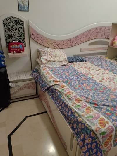 Bed set (Bed, wardrobe, dressing table) for sale